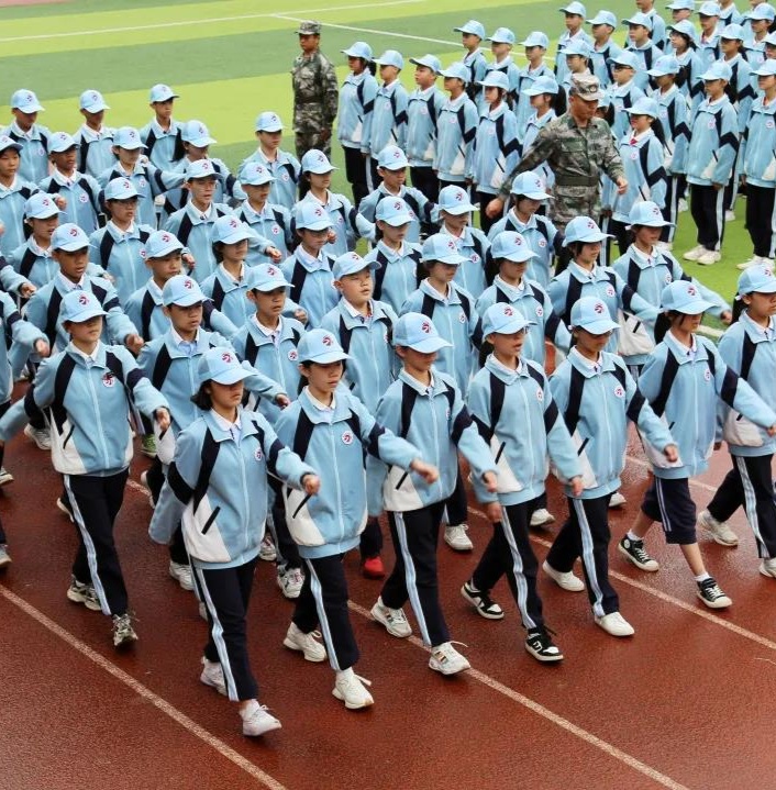 杨家坪中学开展国防教育活动汇演展现学子风采(图2)