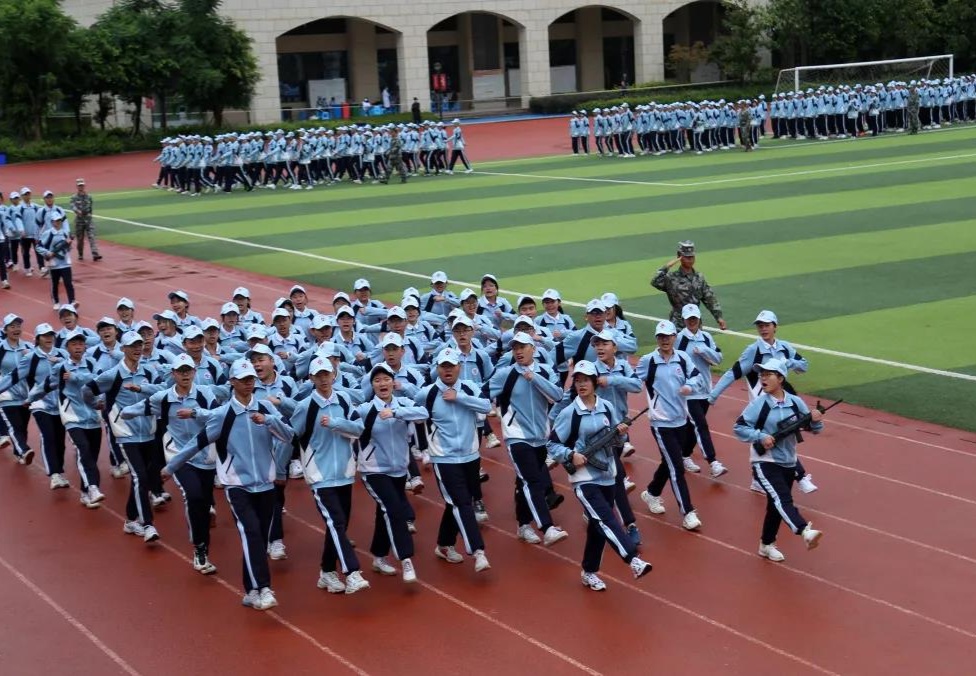 杨家坪中学开展国防教育活动汇演展现学子风采(图3)
