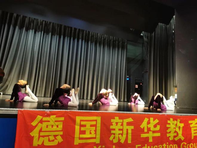 歌舞琴声庆盛夏2024德国新华教育夏季音乐会热辣举办！(图9)