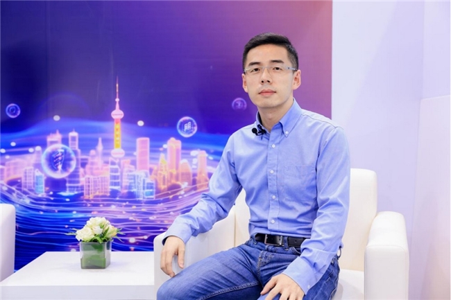 2024WAIC学而思教育集团CTO田密：打通数学大模型难点软硬件“双管齐下”助推大模型应用落地