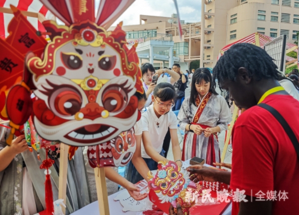 17个城市同龄人在沪相聚2024上海国际友好城市青少年夏令营开营(图2)