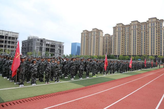 激扬青春志强国勇担当——延安市新区江苏中学2024级国防教育暨入学教育实践活动