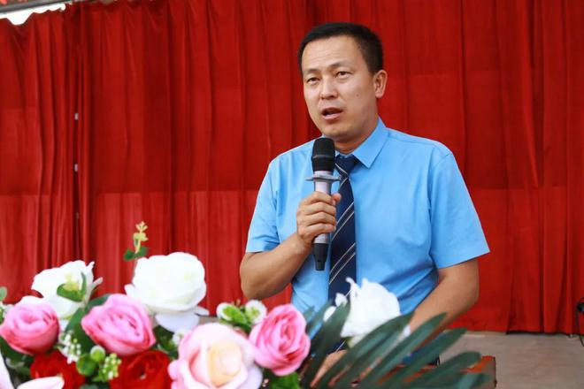 延安新区外国语学校2024级新生入学教育汇报展演(图2)