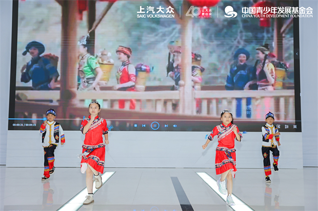 繁星再闪耀2024上汽大众希望小学夏令营上海开营