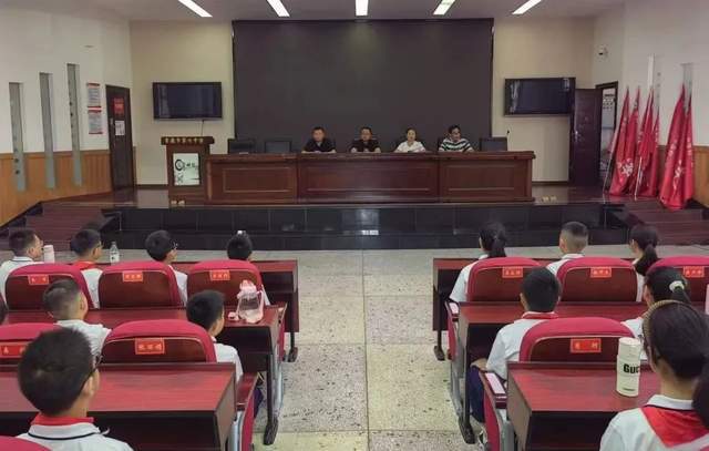 常德市七中举行2024级初一新生国防教育开营仪式