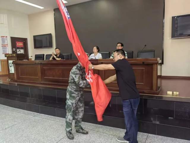 常德市七中举行2024级初一新生国防教育开营仪式(图3)