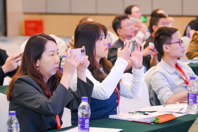 高校教师如何驾驭AI浪尖？2024人工智能教育大会揭秘答案(图3)