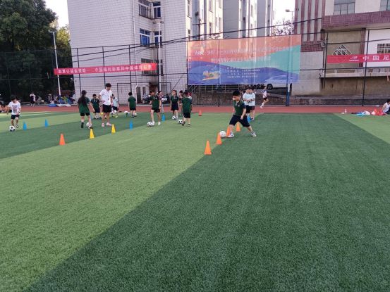 “奔跑吧·少年”——2024年中西部地区青少年足球夏令营开营