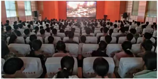 西安市第九十九中学开展国防素质教育活动(图5)