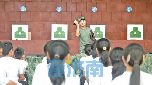2024年济南市中小学师生军事体验活动让国防教育走新又走心(图4)