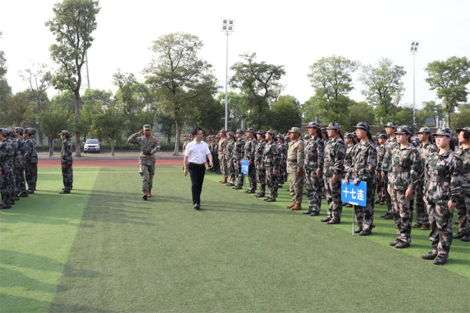 扬帆踏浪再起航跨江赶海逐梦行——我校2024级国防教育暨军事训练顺利结营(图4)