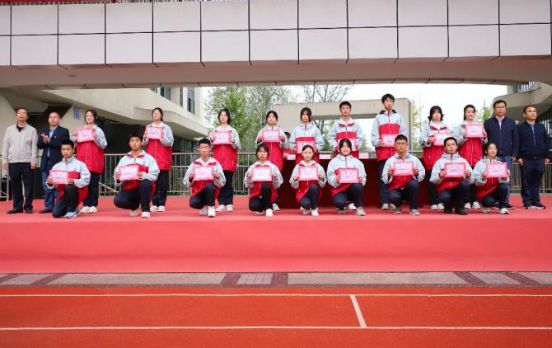 震撼！成都青苏职中2024级学生国防教育活动圆满落幕(图4)