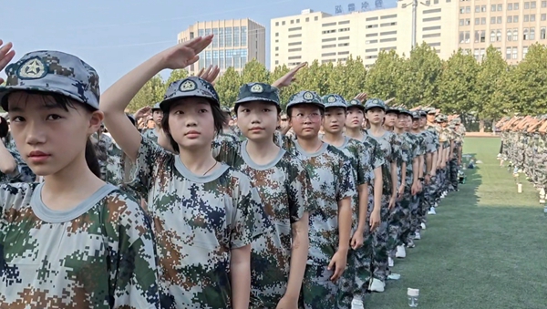 肥东县宝翠园中学举行2024年素质拓展训练开营仪式(图2)