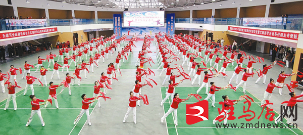 2024年全国柔力球（双拍双球）交流暨培训活动在汝南举行(图2)