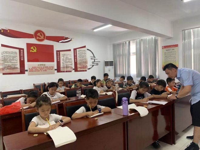 西安市张家堡新区社区暑期夏令营圆满收官(图2)