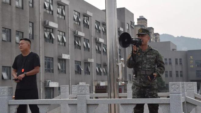 新县光彩实验学校举行2024级七年级新生综合素质拓展训练活动(图4)