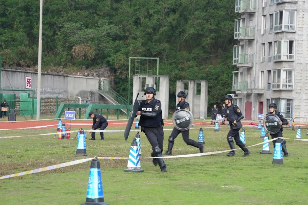 2024年四川遂宁公安特警“四支队伍”专业力量集中训练举行(图4)