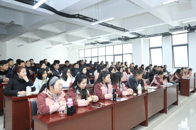 固始县世纪中专南校区举行2024年教师表彰会(图3)