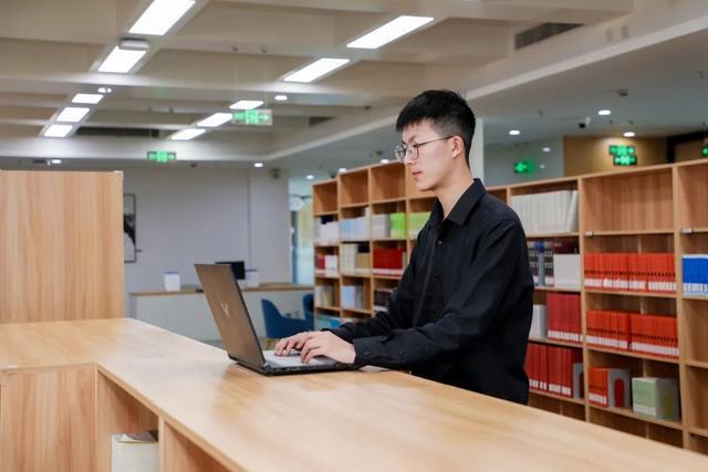 面向本科生培养“跨界”创新人才上海交大“未来学者”展风采(图4)