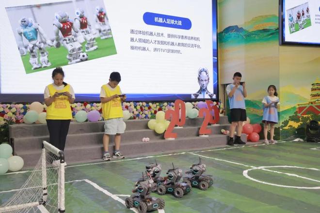 炸裂开营！2025年“AI未来探索家”暑假夏令营引爆科技狂欢！(图6)