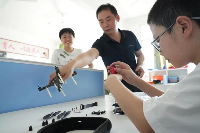 乐山井研学子备战全国无人机赛航模热情点燃科学梦想(图8)