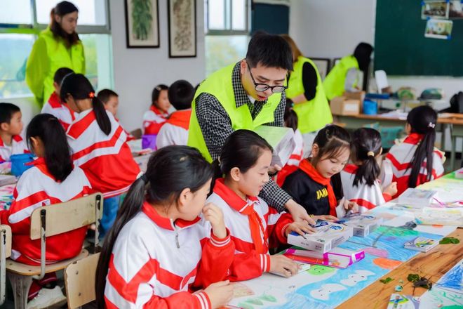 爱公益江南布衣让公益实现“多重价值”(图6)