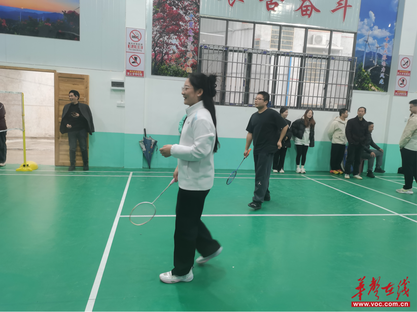 三尺讲台育桃李——记湖南省隆回县高平镇中心小学青年教师申芬(图3)