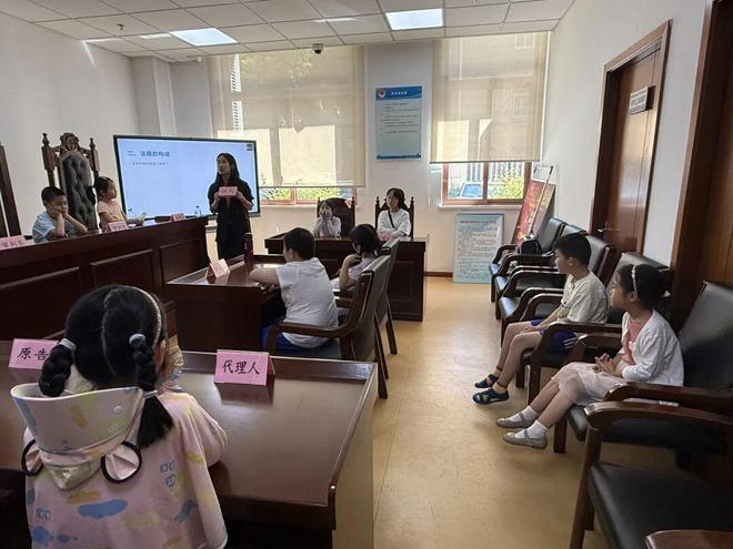 法治夏令营｜当“α世代”遇上”AI律师”：萌娃心中的法治新世界在萌芽(图2)