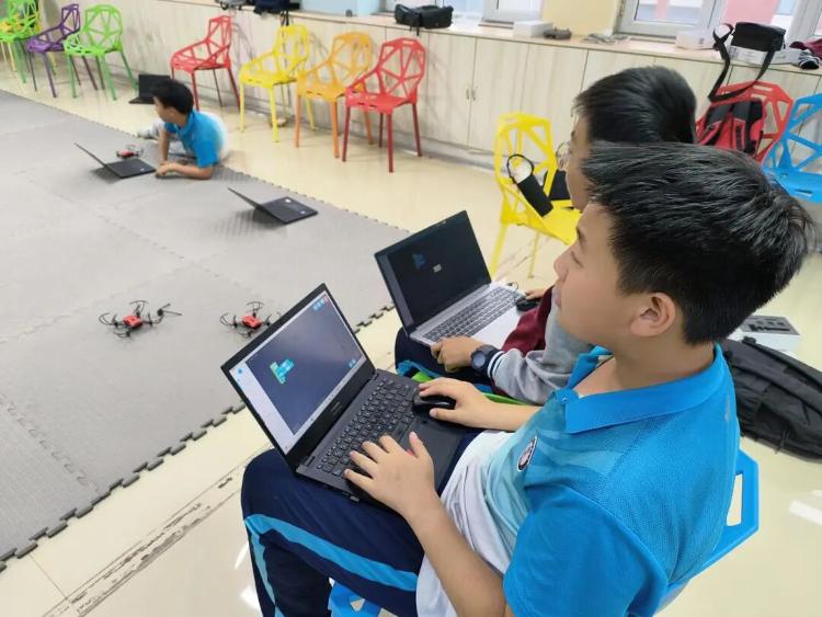 淄博柳泉中学学子在多项无人机赛事中斩获佳绩(图2)
