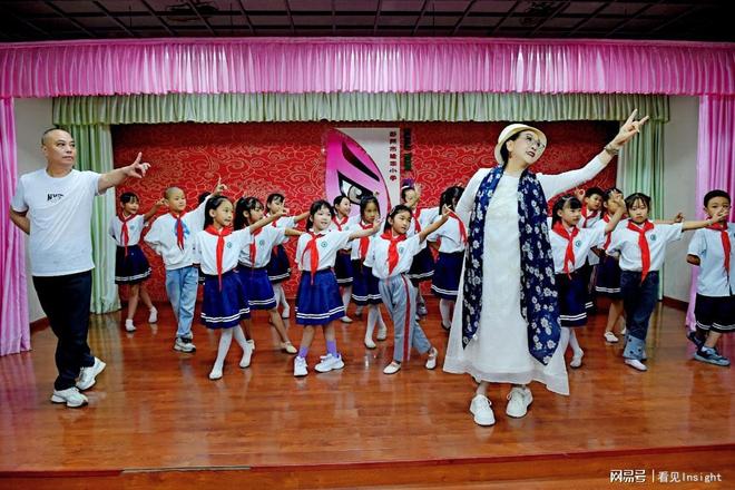 为非遗教学提供标准化支撑“非遗开学第一课”走进四川60余校