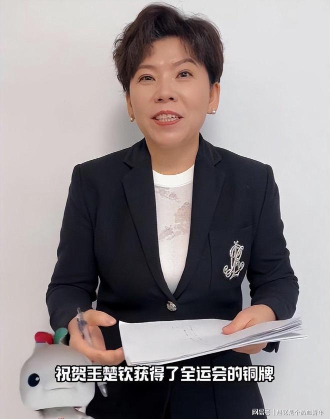 北大撑腰！王楚钦两输樊振东还被表扬邓亚萍揭秘水平藏不住了(图10)