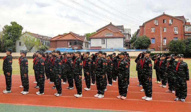 上海市中小学国防体育运动课程“上新”练就“硬核”少年(图3)