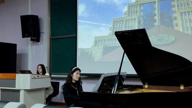AI技术与艺术教育深度融合西安交通大学探索构建新时代高校钢琴教学创新范式