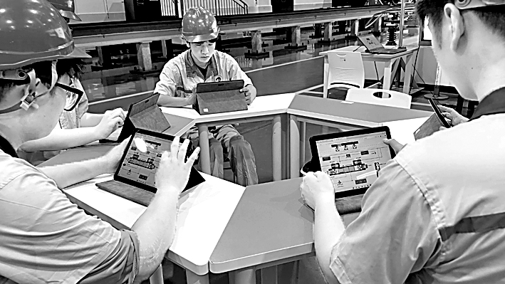 破解“看得见、做不好”难题——高技能人才培养让产业前沿与教育课堂“握手”