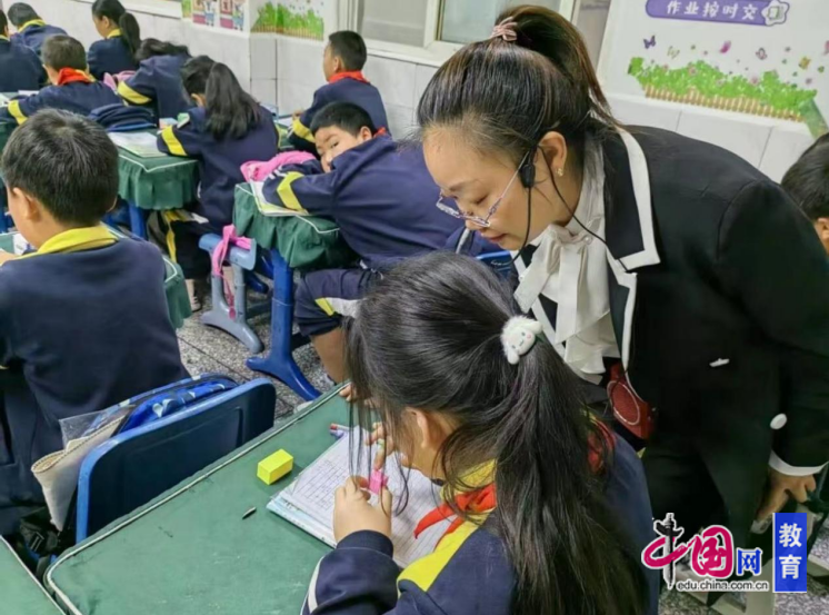 航小·新教育·榜样教师丨高艳：深耕课堂育人无痕笃行致远(图2)