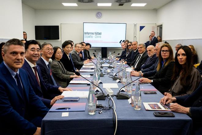 西甲联盟携手巴萨在拉玛西亚接待中国代表团(图3)