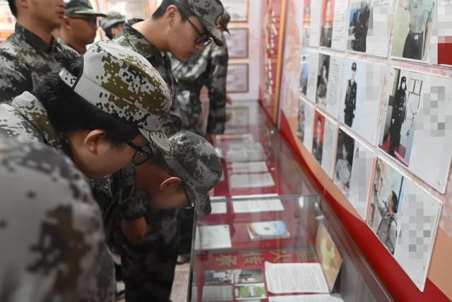 合肥一中国防班学子走进军营沉浸式研学解锁强军初心(图4)