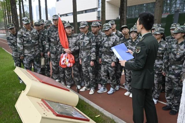 合肥一中国防班学子走进军营沉浸式研学解锁强军初心(图5)